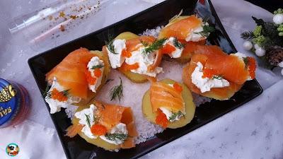 Canapés de papas con salmón