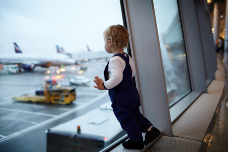 Todo lo que debes saber para viajar con un bebe