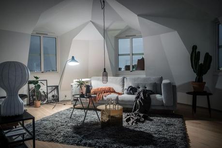 mobiliario negro marmol de carrara distribución abierta detalles en bronce decoración sofisticada elegante decoración pisos pequeños blog decoración nórdica atico nórdico 