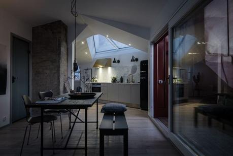 mobiliario negro marmol de carrara distribución abierta detalles en bronce decoración sofisticada elegante decoración pisos pequeños blog decoración nórdica atico nórdico 