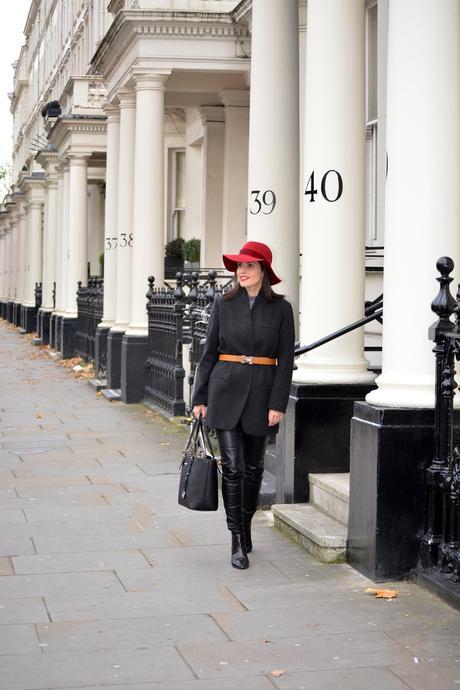 look-london-zara-red-hat-outfit-streetstyle