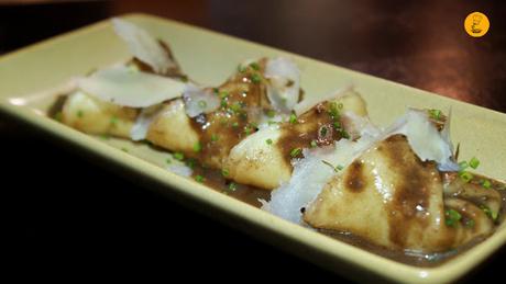 Tortellini  relleno de carrillera, pasas y almendras en El Trajín Madrid