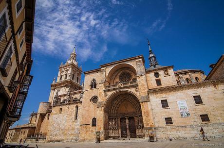 Catedral desde una mesa de bar
