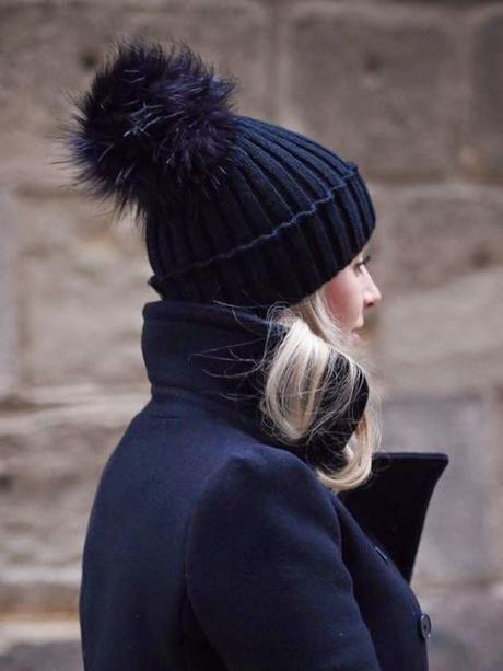 STYLE TIPS, POMPOM BEANIE.-