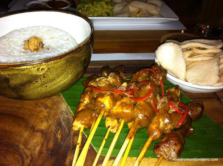 Bali; el Templo de Tanah Lot y las playas de Kuta