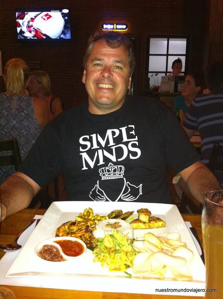 Bali; el Templo de Tanah Lot y las playas de Kuta