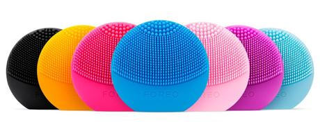 Luna™ Play El Primer Paso a la Limpieza Facial de Tecnología Sónica