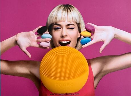 Luna™ Play El Primer Paso a la Limpieza Facial de Tecnología Sónica