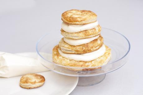 Hojaldre de Navidad con crema inglesa Hojaldre de Navidad con crema inglesa