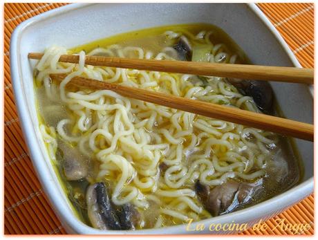 SOPA CHINA DE POLLO EXPRÉS (Olla GM)