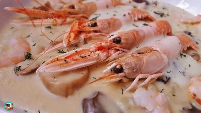 Cigalas con salsa de setas