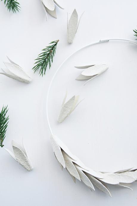 2 preciosas coronas nórdicas low cost para decorar tu mesa de Navidad