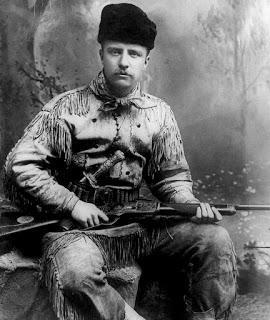 Theodore Roosevelt ataviado de cazador.