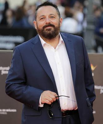 Pepón Nieto pide perdón por su foto en un bar franquista y explica la 'encerrona'.