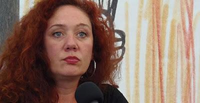 A la puta calle, el autorretrato de Cebrián y las fotos rotas o quemadas del rey.