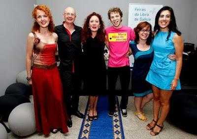 A la puta calle, el autorretrato de Cebrián y las fotos rotas o quemadas del rey.