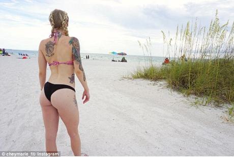 Una modelo fitness muestra la transformación de su cuerpo tras sufrir un cáncer