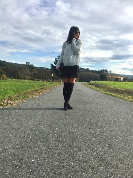 Vestido negro con puntilla y cuello alto photo 3DFD6EA1-A9D3-479A-814D-DA1D70F7D309_zpswi0xojic.jpg