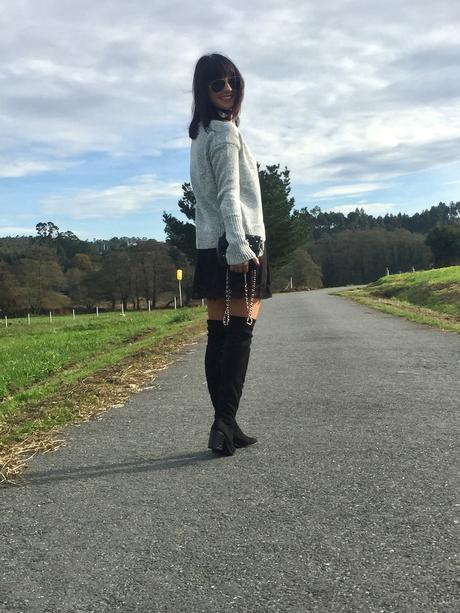 Vestido negro con puntilla y cuello alto photo 73C71E5A-1701-4EF5-8D78-766F55158633_zpsp1rrwdtn.jpg