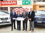 Nissan dona camionetas NP300 Frontier Cruz Roja Ecuador