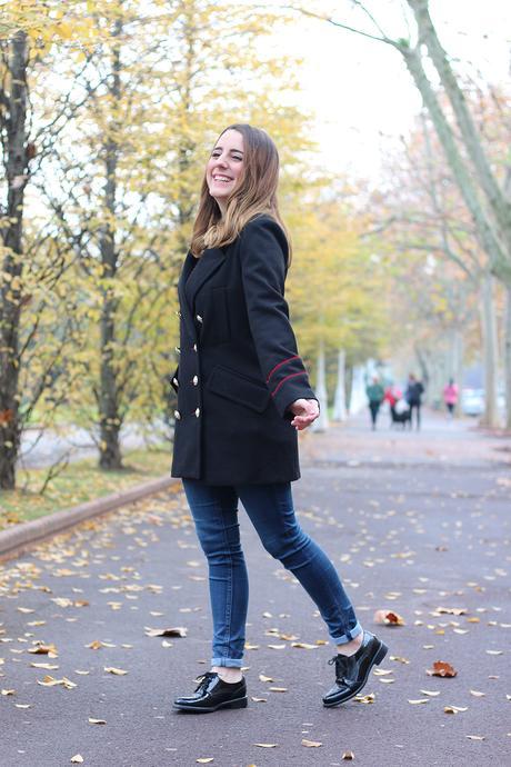 Un abrigo navy con mucha Alma Un abrigo navy con mucha Alma