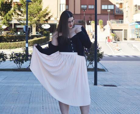 Outfit of the Day ~ Falda midi + corsé - Sexy Lady