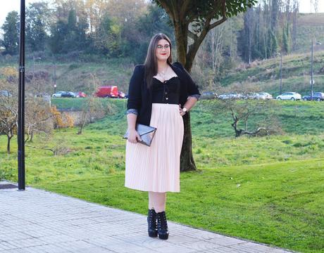 Outfit of the Day ~ Falda midi + corsé - Sexy Lady