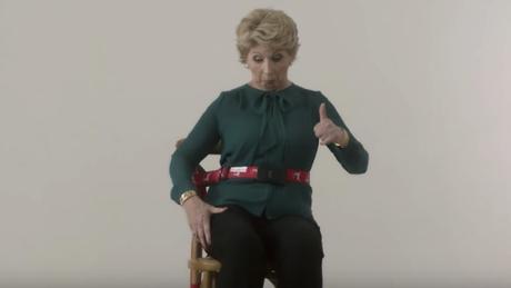 “El Sentador de Madres”, un invento para que las madres disfruten las comidas navideñas