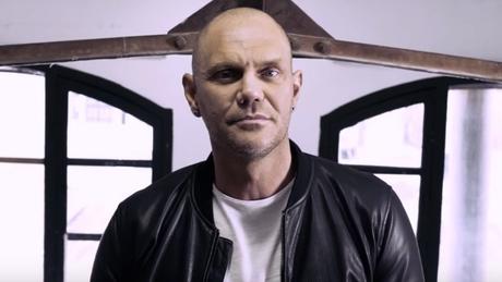 Nacho Vidal le echa un par de huevos en esta campaña a favor de los menores transexuales