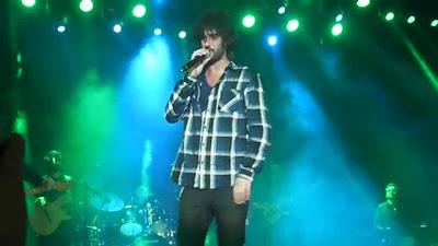 Melendi presenta 'Quítate las gafas' en La Riviera