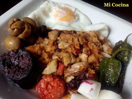 MIGAS MALAGUEÑAS CON LOMO Y CHORIZO