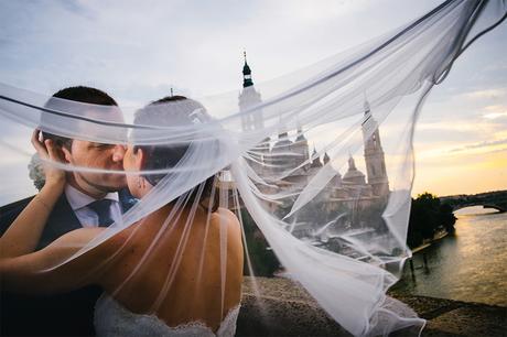 beso-basilica-pilar-fotografo-diferente-zaragoza