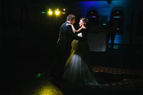 baile-novios-luces-fotografo-diferente-zaragoza