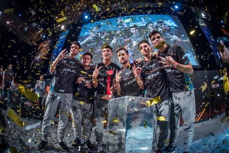 Gamergy Orange Edition Call of Duty - Heretics campeón