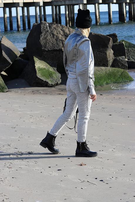 TRACKSUIT IN CONEY ISLAND