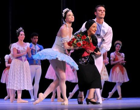 Alicia Alonso: el bello ballet de una trágica dictadura