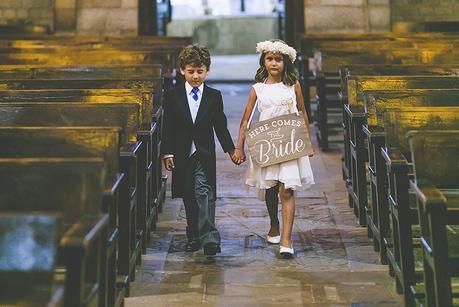 cartel ya viene la novia www.bodasdecuento.com