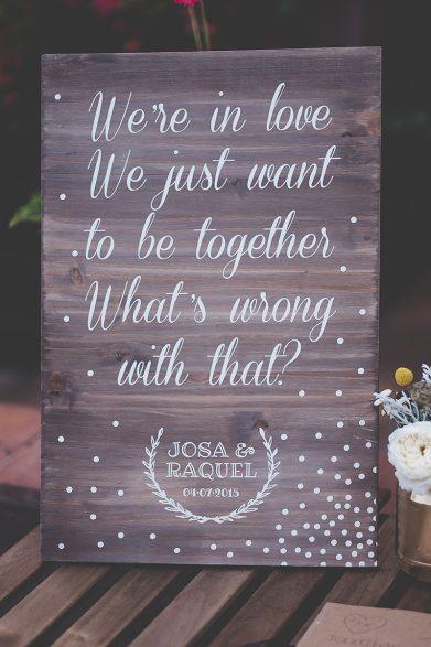 cartel madera boda www.bodasdecuento.com