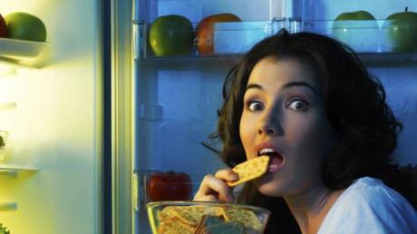 Antes de empezar una dieta lee estos pequeños consejos sobre cómo bajar de peso saludablemente picar-comida