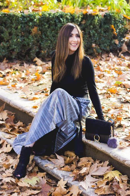 SILVER PLEATED SKIRT