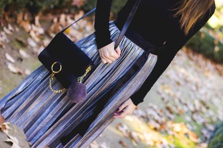 SILVER PLEATED SKIRT
