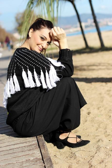 Jersey negro de pompones
