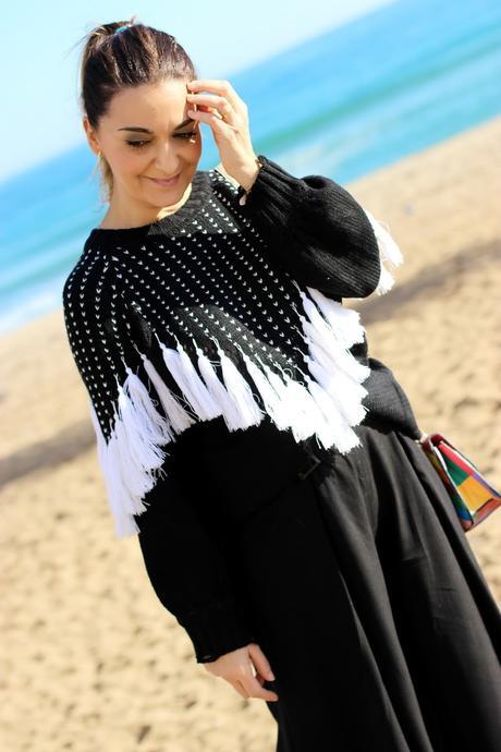 Jersey negro de pompones