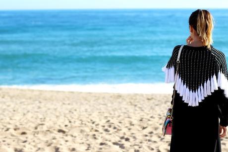 Jersey negro de pompones