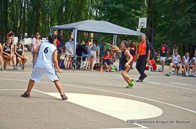 Amigos del Basquet de Piedra del Aguila en Vista Alegre (Audio)