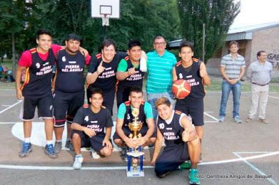 Amigos del Basquet de Piedra del Aguila en Vista Alegre (Audio)