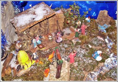 Muñecos de Navidad pintados por mí, es muy relajante y qu...