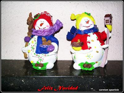 Muñecos de Navidad pintados por mí, es muy relajante y qu...