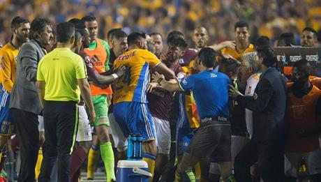 Así fue la pelea entre el América y Tigres en la Final del Apertura 2016