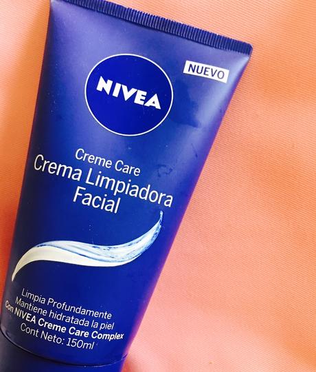 Crema limpiadora facial de Nivea, se hizo querer rápido.